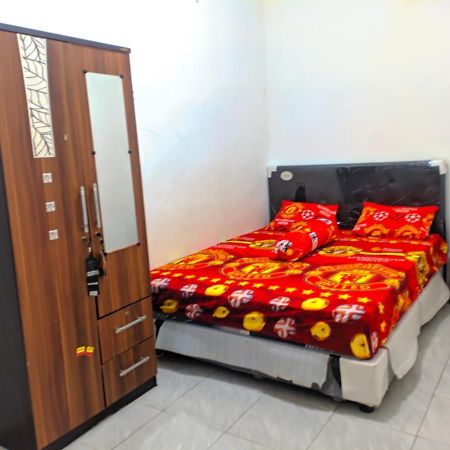 D'Angkring Wisma Sarjana Maguwo Bagian luar foto