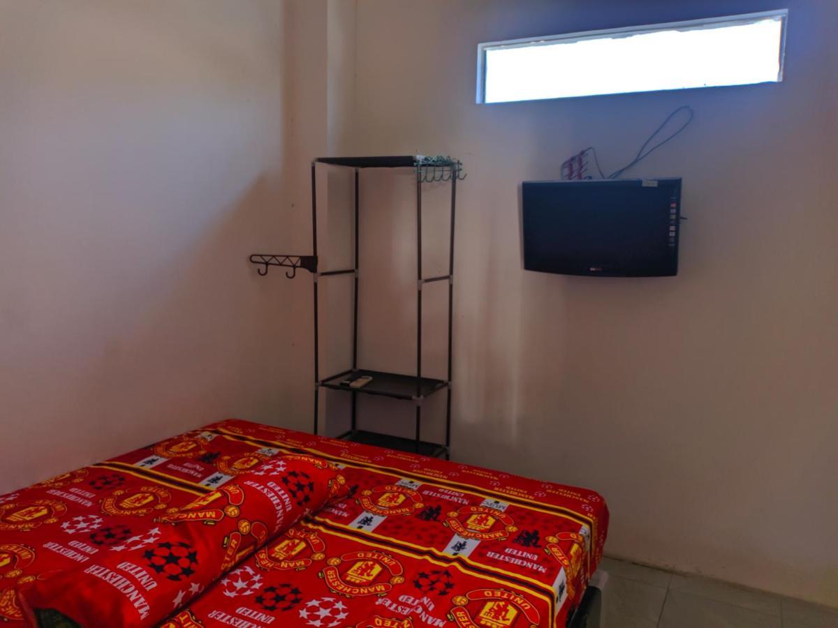 D'Angkring Wisma Sarjana Maguwo Bagian luar foto